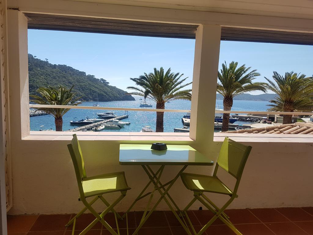 Family Room with Sea View,402468006:JPEG